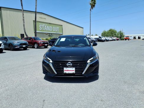 Used 2023 Nissan Altima 2.5 SV FWD image 3