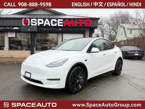 Used 2023 Tesla Model Y Long Range image 1