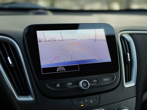 Used 2025 Chevrolet Malibu LT FWD image 14