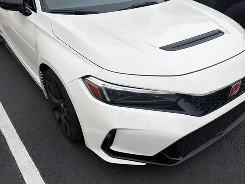 Used 2024 Honda Civic Type R image 1