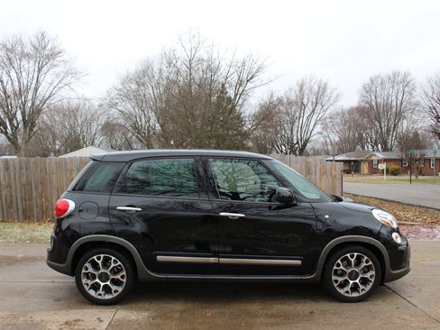 Used 2014 FIAT 500L Trekking w/ Popular Equipment Group image 10