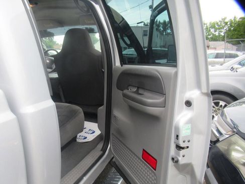 Used 2003 Ford F250 XLT AWD/4WD image 24