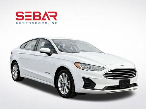 Used 2019 Ford Fusion SE FWD image 3