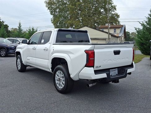 New 2025 Toyota Tacoma SR5 image 7