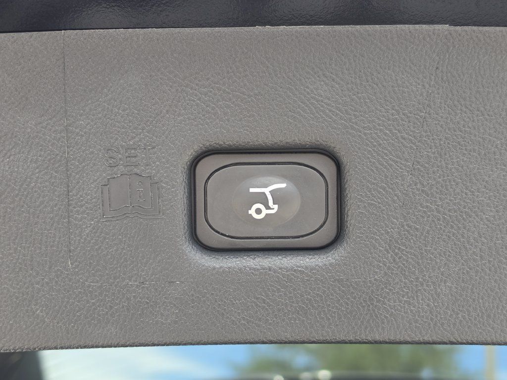 Used 2023 Lincoln Nautilus Black Label AWD/4WD image 9