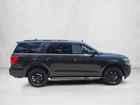 Used 2023 Ford Expedition XLT RWD image 4