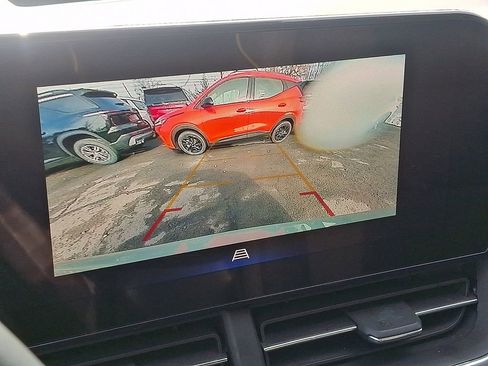 Used 2025 Chevrolet Trax ACTIV w/ Driver Confidence Package image 17