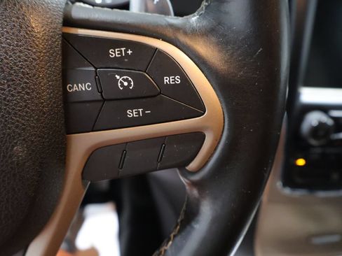 Used 2014 Jeep Grand Cherokee Overland AWD/4WD image 29