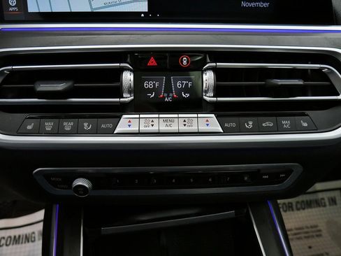 Used 2022 BMW X7 xDrive40i w/ Cold Weather Package image 31