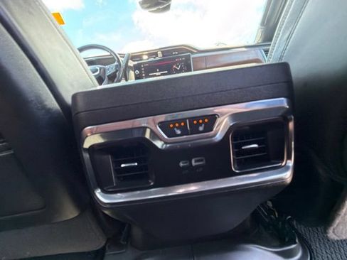 Used 2024 GMC Sierra 2500 Denali Ultimate w/ Snow Plow Prep/Camper Package AWD/4WD image 17