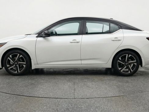 Used 2025 Nissan Sentra SV FWD image 5