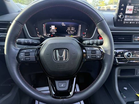 Used 2025 Honda Pilot Black Edition image 25
