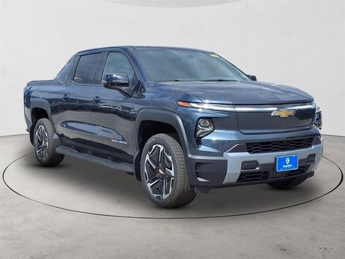 New 2026 Chevrolet Silverado EV LT image 3