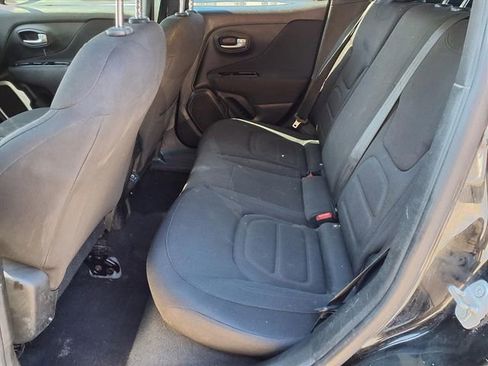 Used 2020 Jeep Renegade Latitude FWD image 10