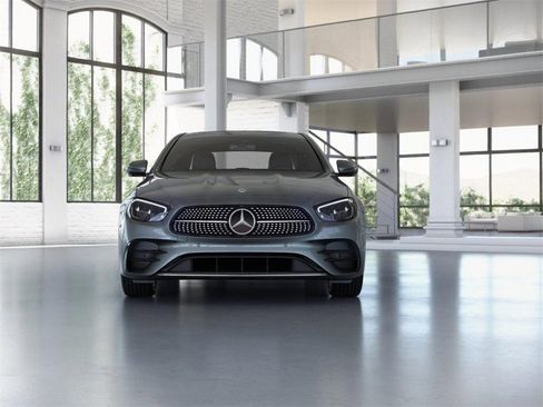 Used 2023 Mercedes-Benz E 350 4MATIC Sedan image 8