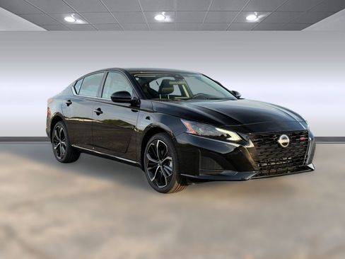 New 2025 Nissan Altima 2.5 SR image 6