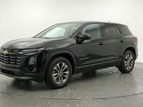 Used 2025 Chevrolet Equinox LT image 3