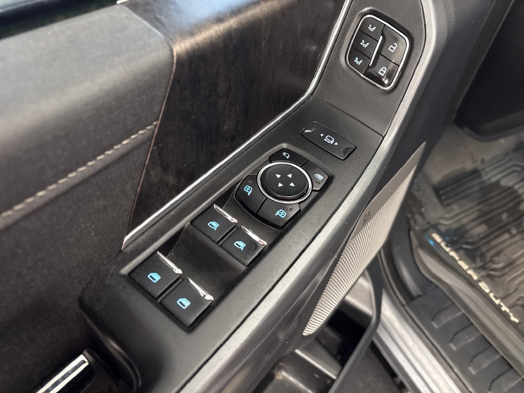 Used 2023 Ford F250 Lariat w/ Lariat Ultimate Package AWD/4WD image 16