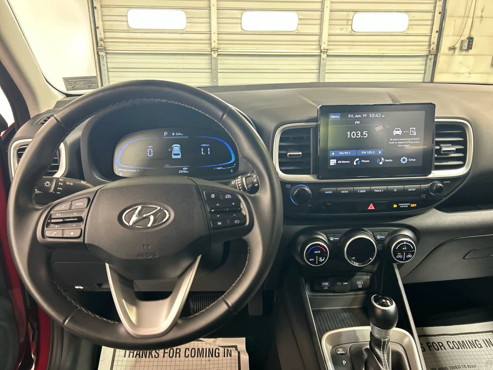 Used 2025 Hyundai Venue SEL FWD image 7