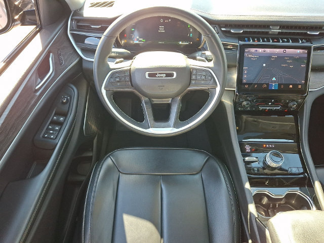 Used 2023 Jeep Grand Cherokee 4WD 4xe image 3