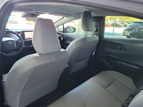 Used 2023 Toyota Prius LE image 28