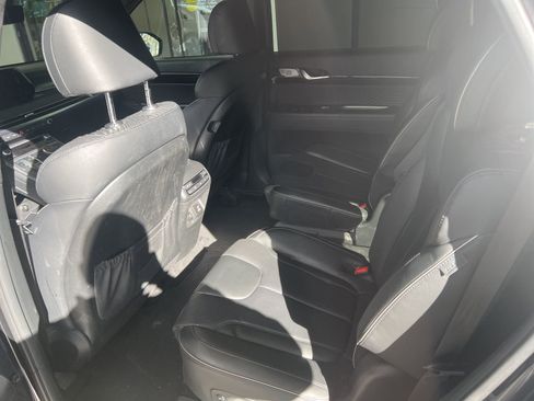Used 2024 Hyundai Palisade Calligraphy image 5