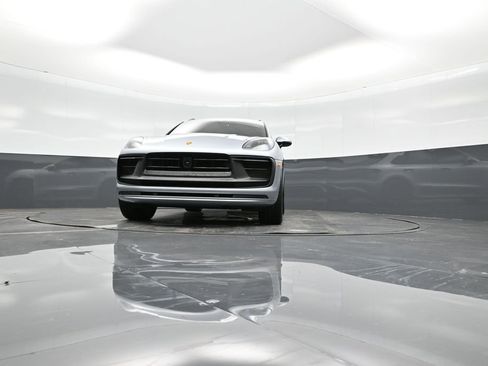 Certified 2024 Porsche Macan GTS image 41