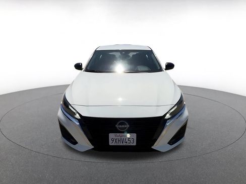 Used 2025 Nissan Altima 2.5 SV FWD image 4