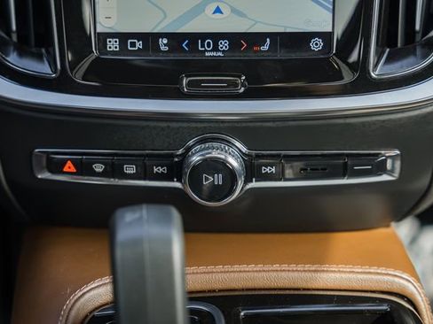 Certified 2023 Volvo S60 T8 Ultimate image 21