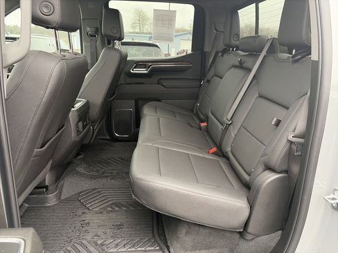 Used 2024 Chevrolet Silverado 1500 LT Trail Boss w/ Convenience Package II image 13