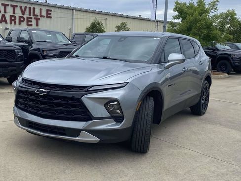 Used 2024 Chevrolet Blazer LT w/ Driver Confidence Package FWD image 3