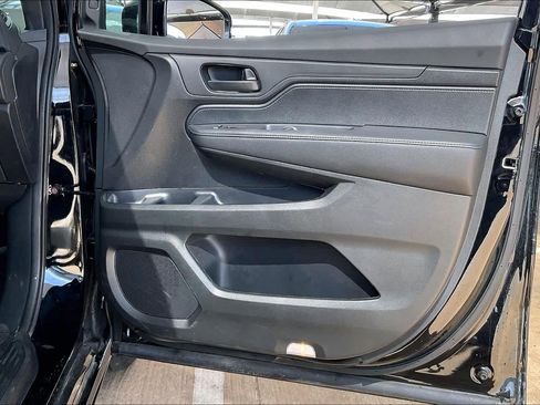 Used 2025 Honda Odyssey Sport-L image 21