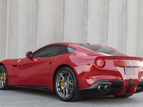 Used 2014 Ferrari F12 Berlinetta RWD image 20