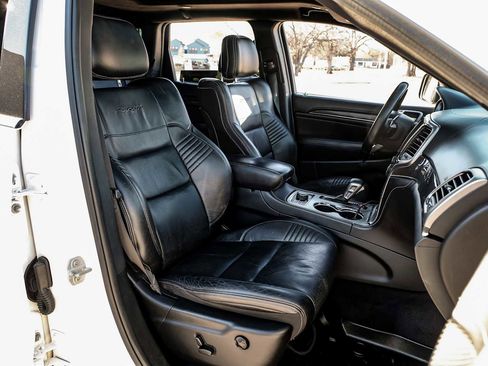 Used 2017 Jeep Grand Cherokee SRT image 42