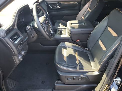 Used 2023 GMC Yukon AT4 w/ AT4 Premium Package AWD/4WD image 5