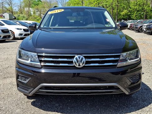 Used 2019 Volkswagen Tiguan SE w/ Panoramic Sunroof Package AWD/4WD image 2