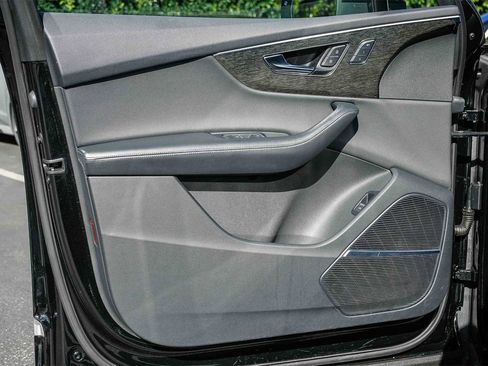 Used 2022 Audi Q7 Premium Plus w/ Premium Plus Package image 20