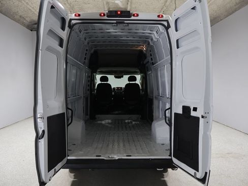Used 2023 RAM ProMaster 3500 w/ Safety Group FWD image 4