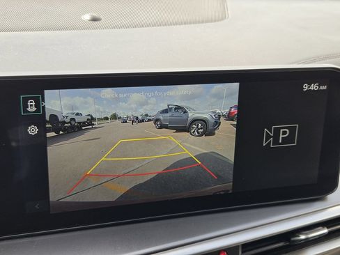 Used 2024 Kia Sorento LX FWD image 18