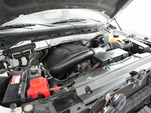 Used 2014 Ford F150 Lariat w/ Lariat Chrome Package image 58