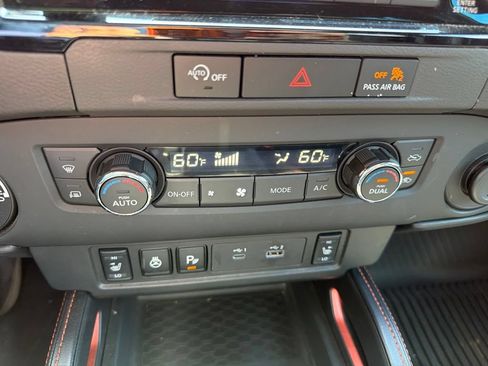 Used 2023 Nissan Frontier PRO-4X w/ Pro-4X Premium Package AWD/4WD image 13