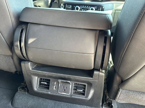 Used 2025 GMC Sierra 1500 SLT image 25