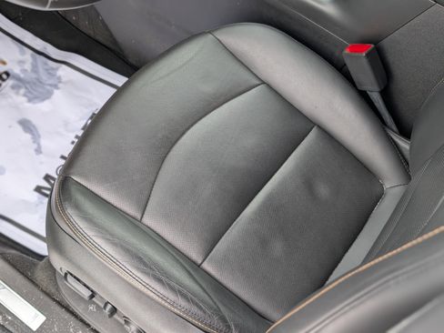 Used 2018 Chevrolet Equinox Premier image 32