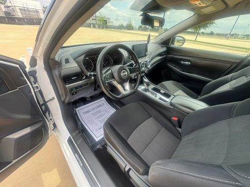 Used 2024 Nissan Sentra SV w/ Lighting Package FWD image 17