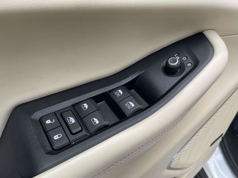 Used 2022 Jeep Grand Cherokee L Limited w/ Luxury Tech Group II AWD/4WD image 6