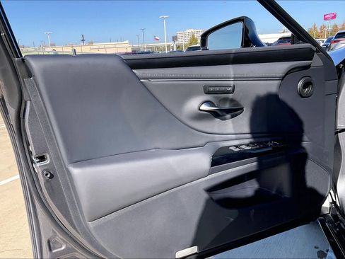 New 2025 Lexus ES 350 w/ Premium Package image 15