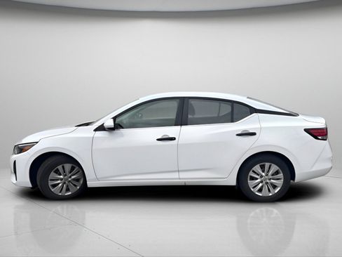 Used 2024 Nissan Sentra S FWD image 12