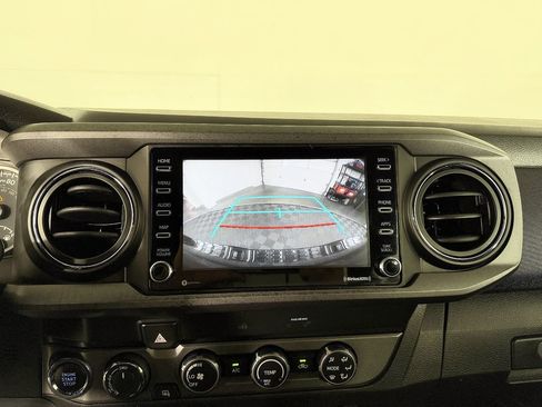 Used 2020 Toyota Tacoma TRD Off-Road w/ Technology Package AWD/4WD image 60