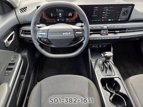 Used 2025 Kia K4 FWD image 13