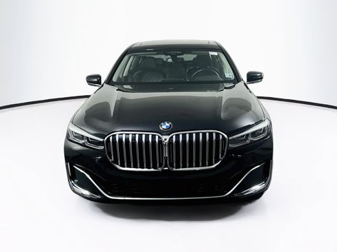 Used 2022 BMW 750i xDrive w/ Executive Package AWD/4WD image 2